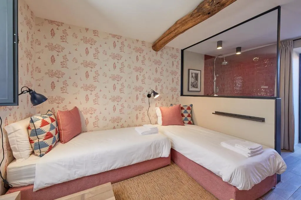 Quarto Twin Standard